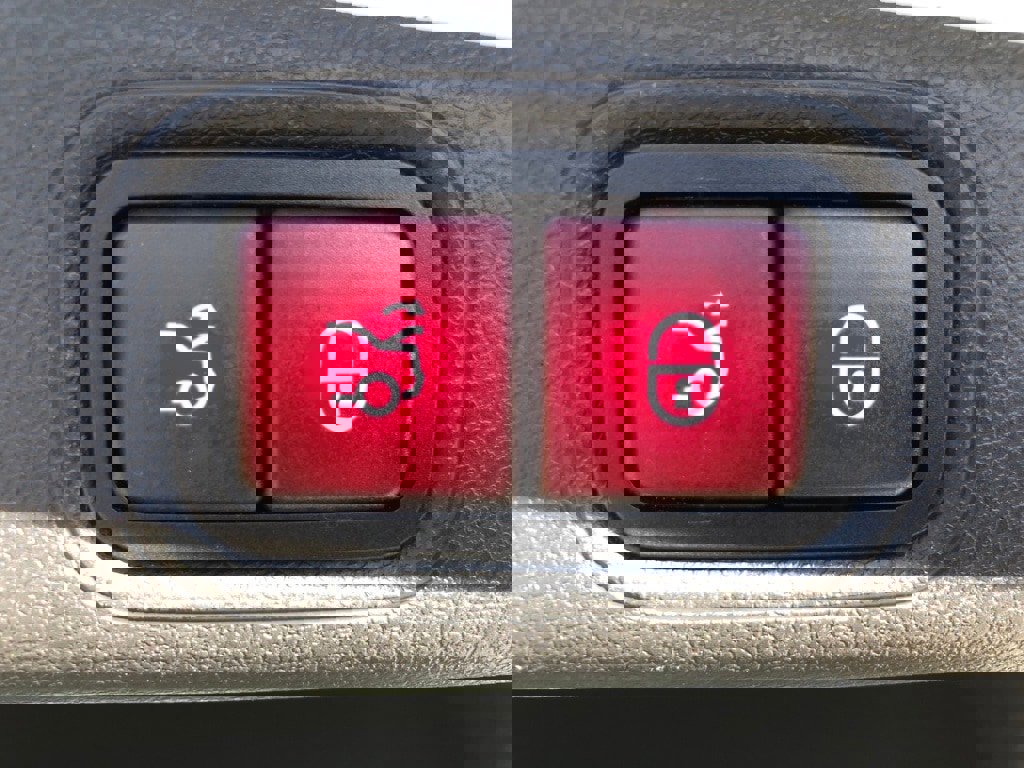 Certified 2020 Mercedes-Benz E 450 4MATIC Sedan image 39