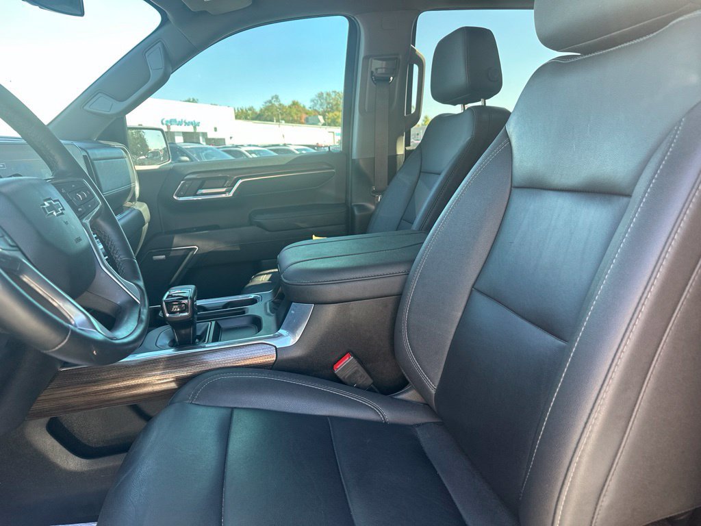 Used 2023 Chevrolet Silverado 1500 RST AWD/4WD image 12