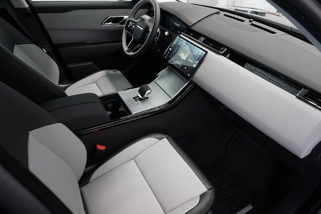Used 2025 Land Rover Range Rover Velar S image 22