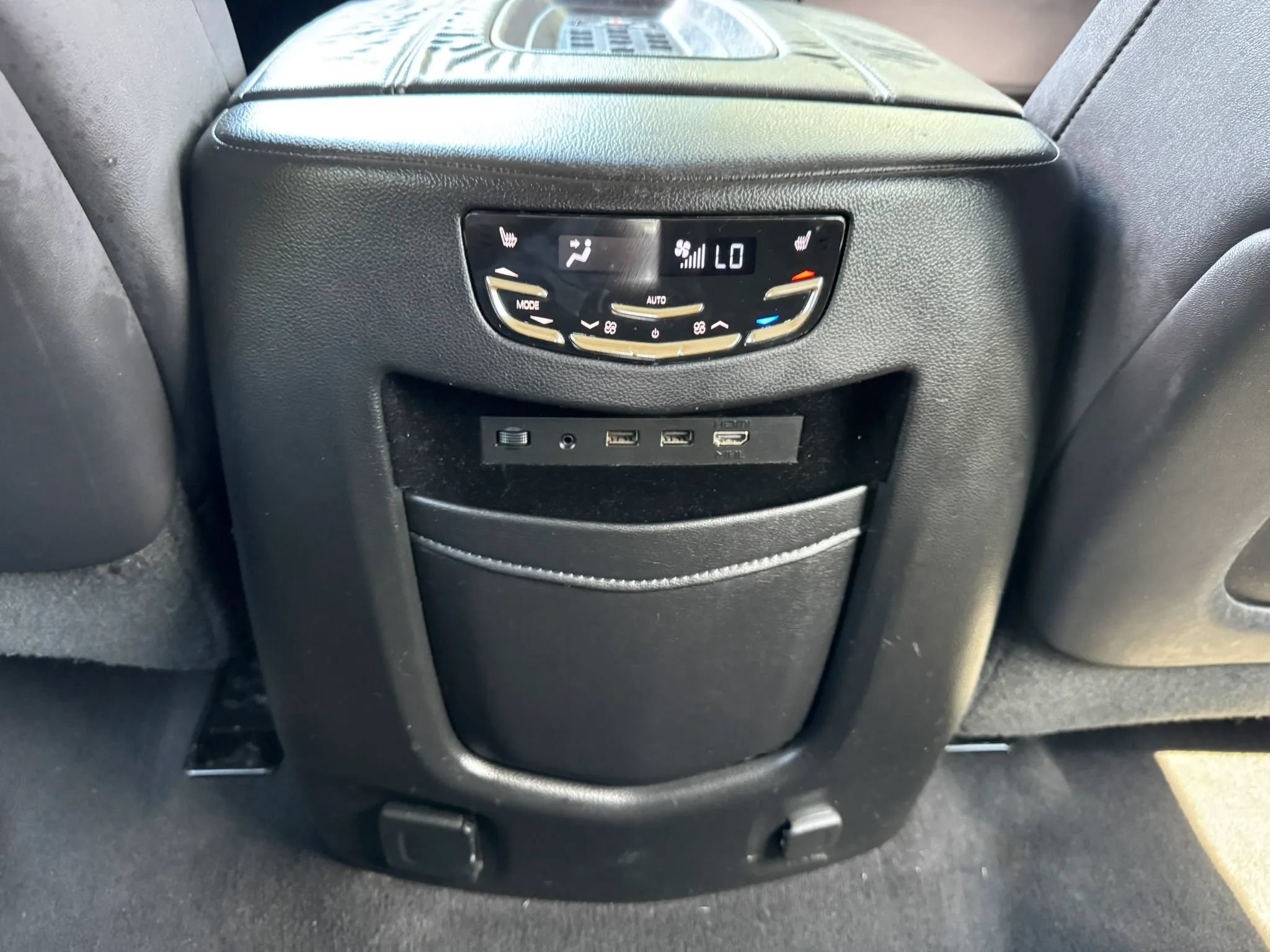 Used 2017 Cadillac Escalade Luxury AWD/4WD image 20
