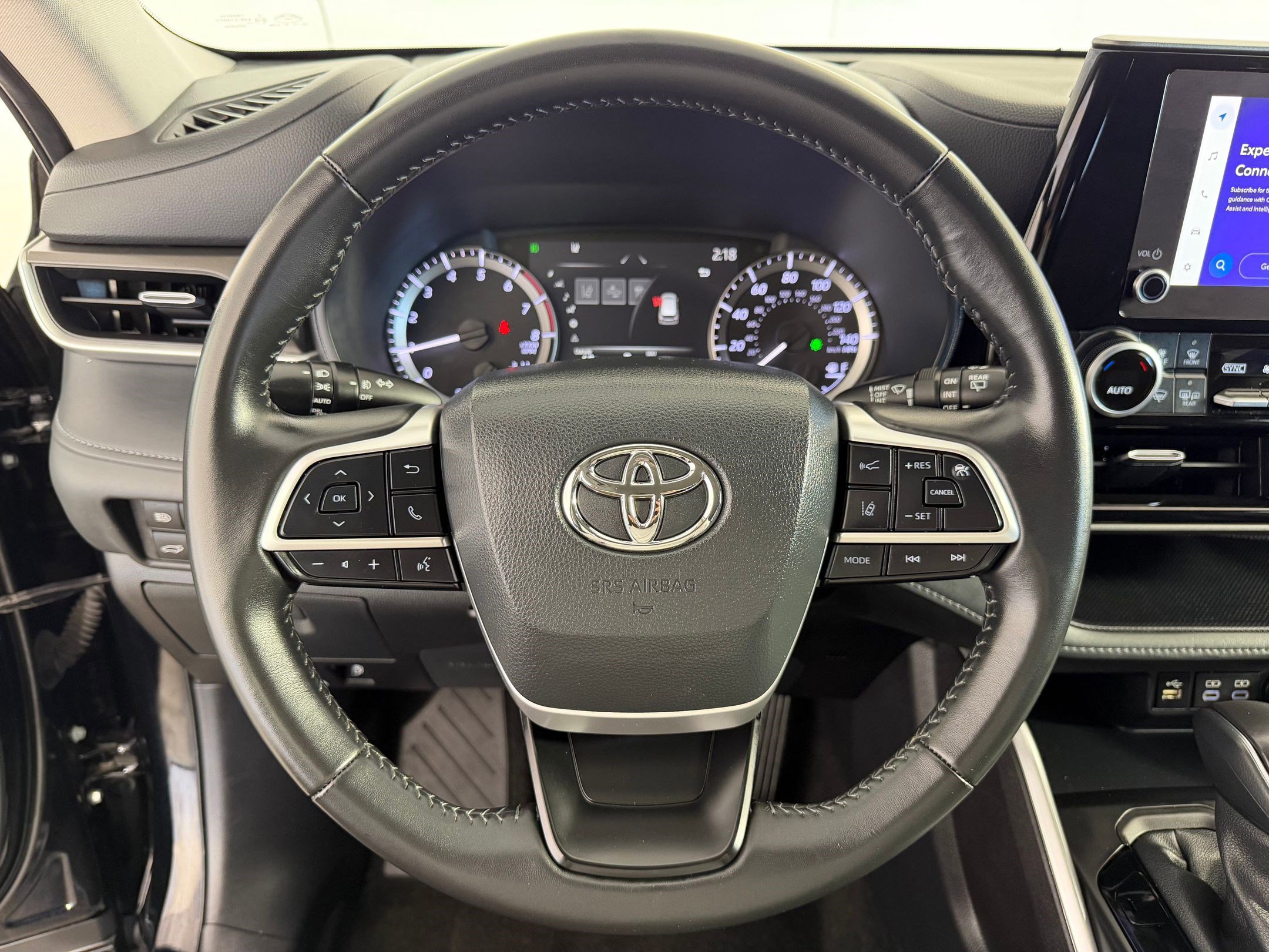 Certified 2024 Toyota Highlander LE image 15