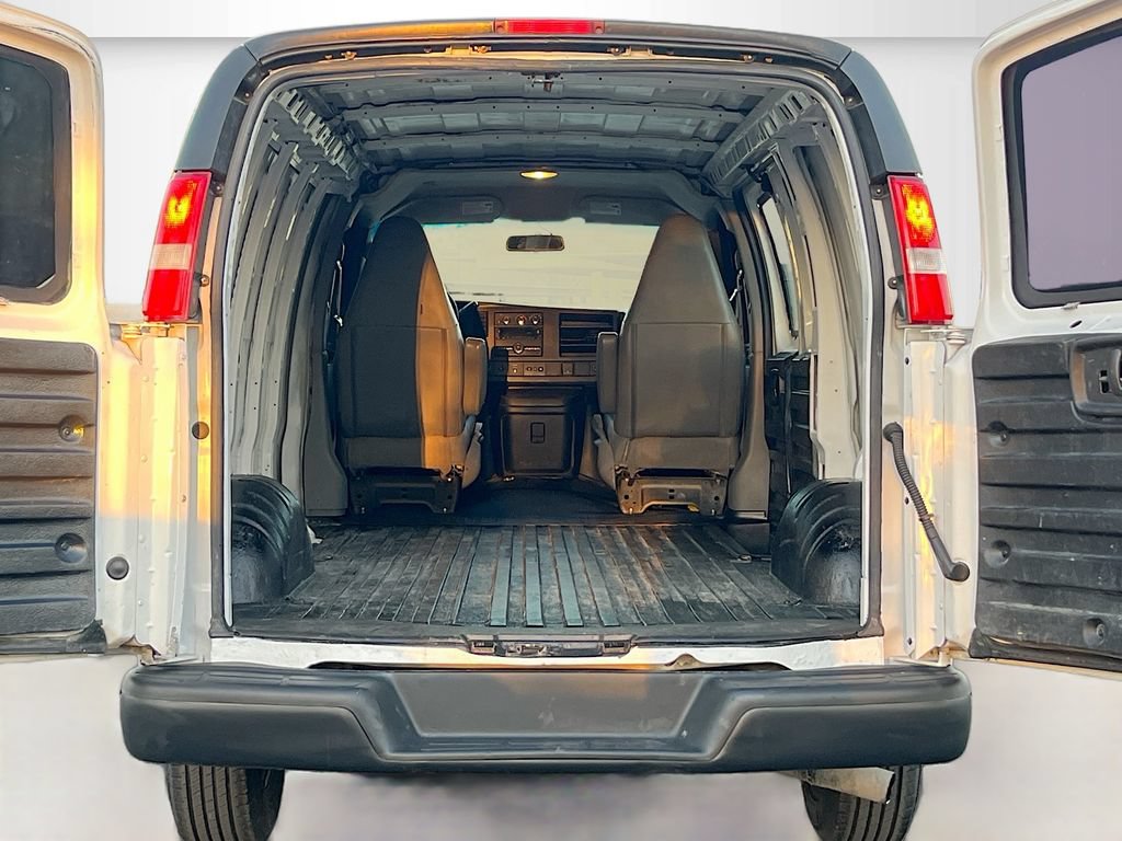 Used 2022 GMC Savana 2500 w/ Driver Convenience Package RWD image 22