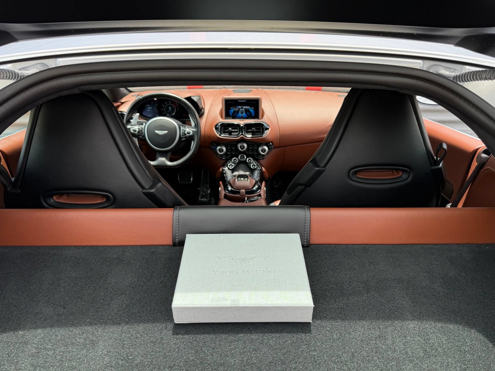 Used 2020 Aston Martin V8 Vantage Coupe RWD image 26