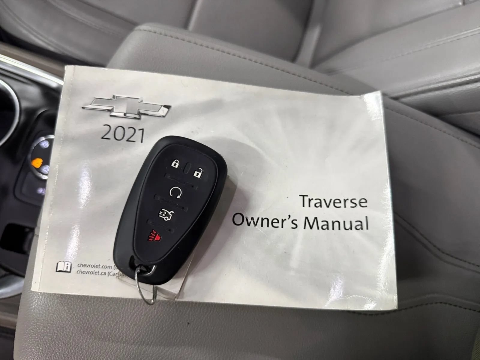 Used 2021 Chevrolet Traverse LT w/ LT Premium Package AWD/4WD image 47