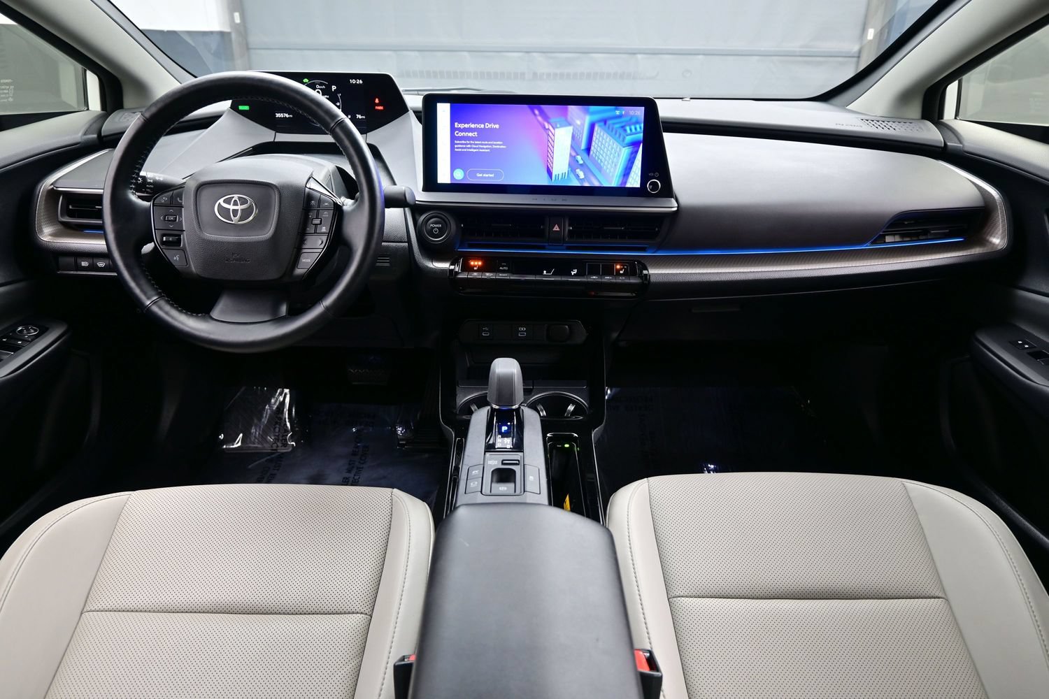Used 2024 Toyota Prius XLE AWD/4WD image 17