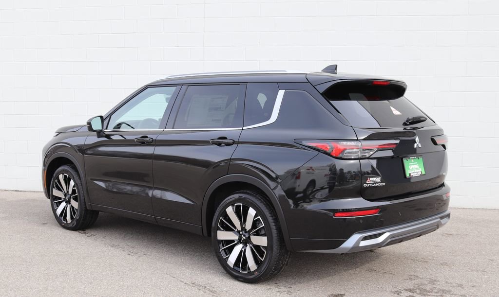New 2026 Mitsubishi Outlander SEL image 3