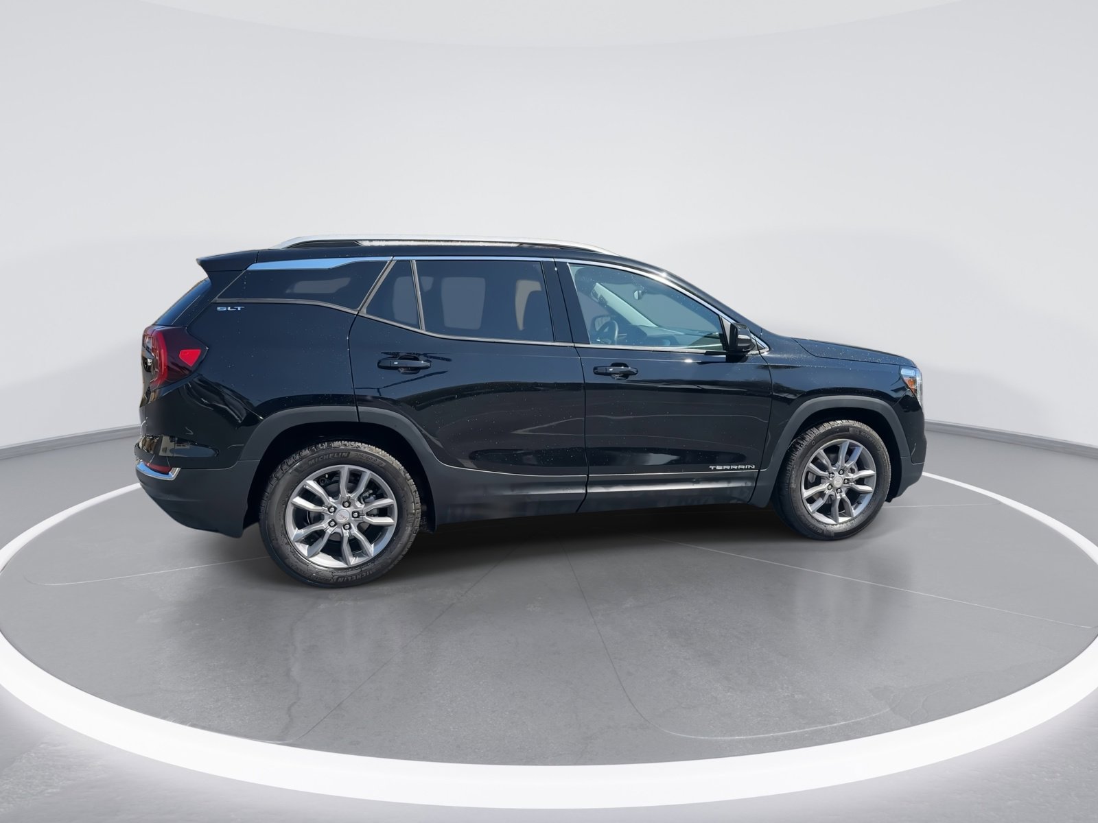 Used 2022 GMC Terrain SLT w/ Infotainment Package II FWD image 10
