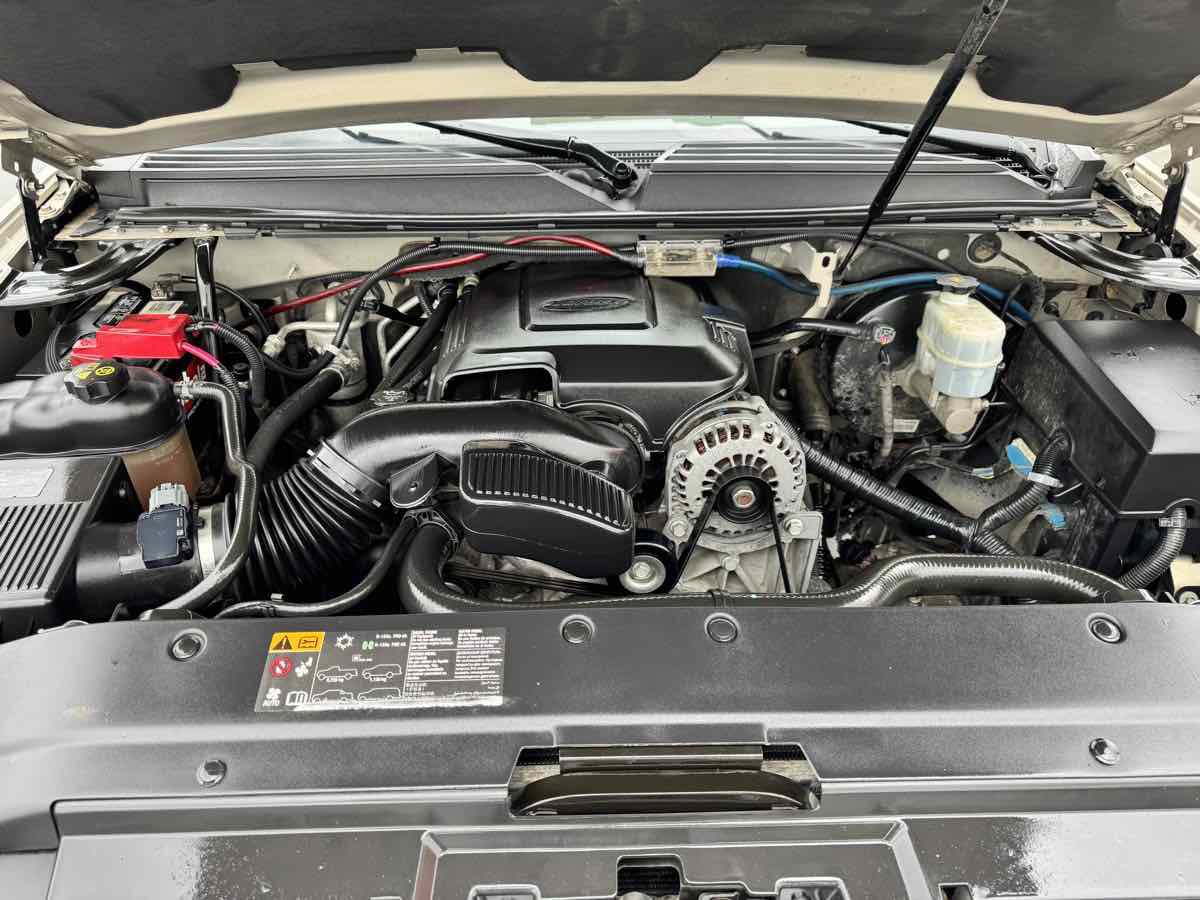 Used 2011 GMC Yukon SLE RWD image 20