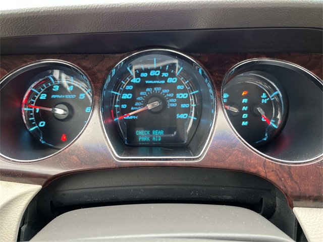 Used 2010 Ford Taurus SEL image 29