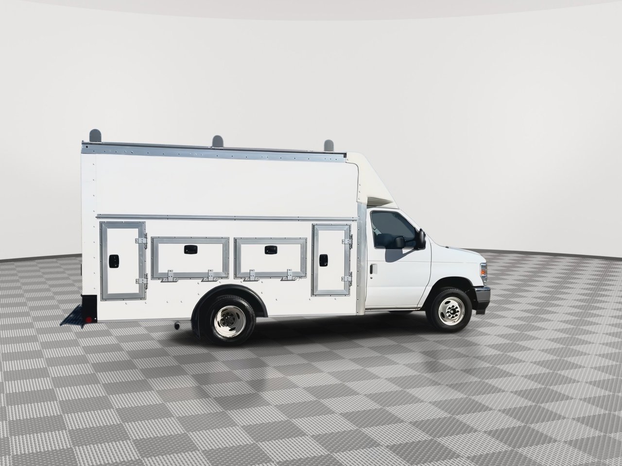 Certified 2024 Ford E-350 and Econoline 350 Super Duty w/ Power Windows & Locks Group image 33