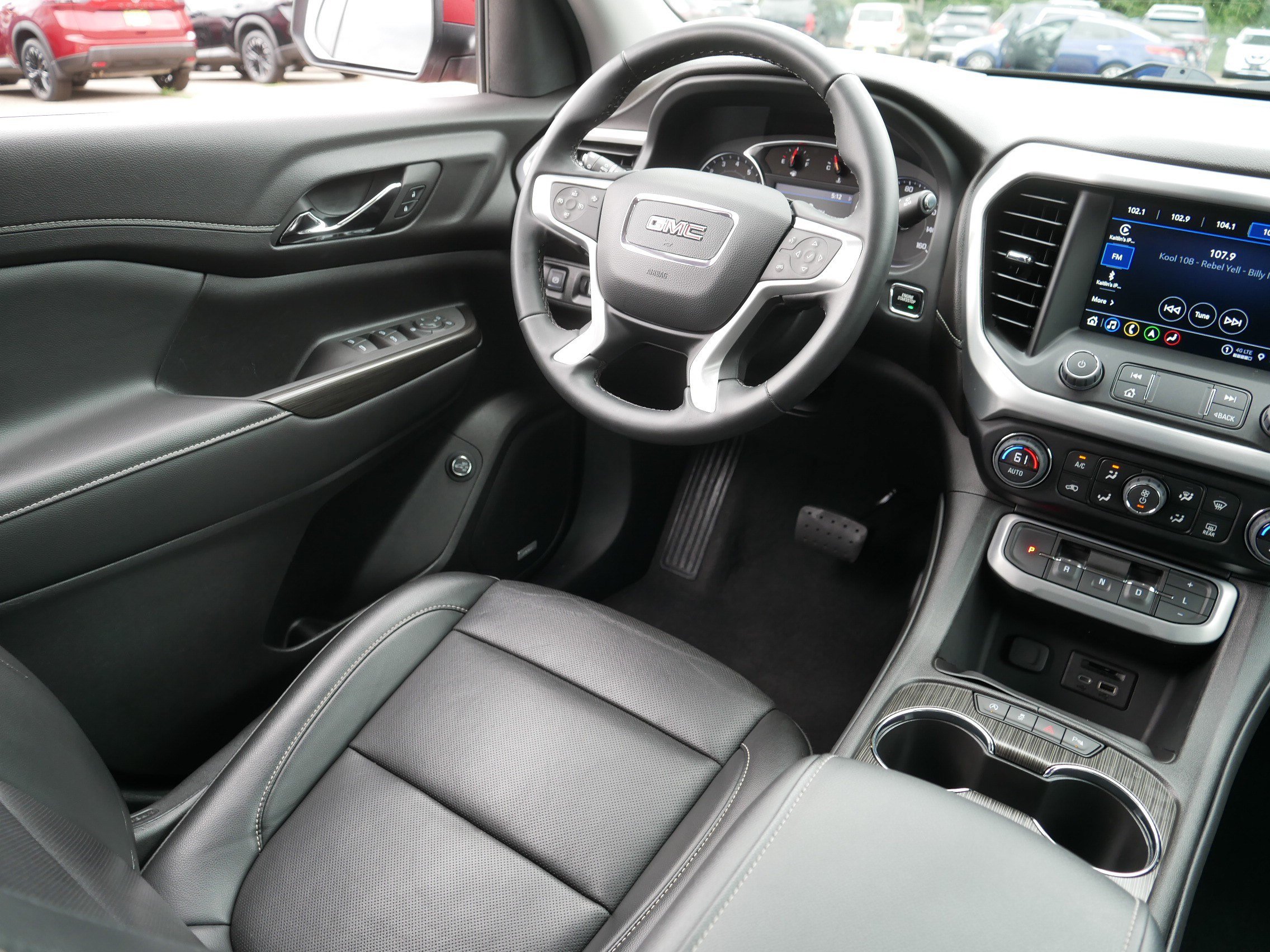 Used 2023 GMC Acadia SLT AWD/4WD image 9