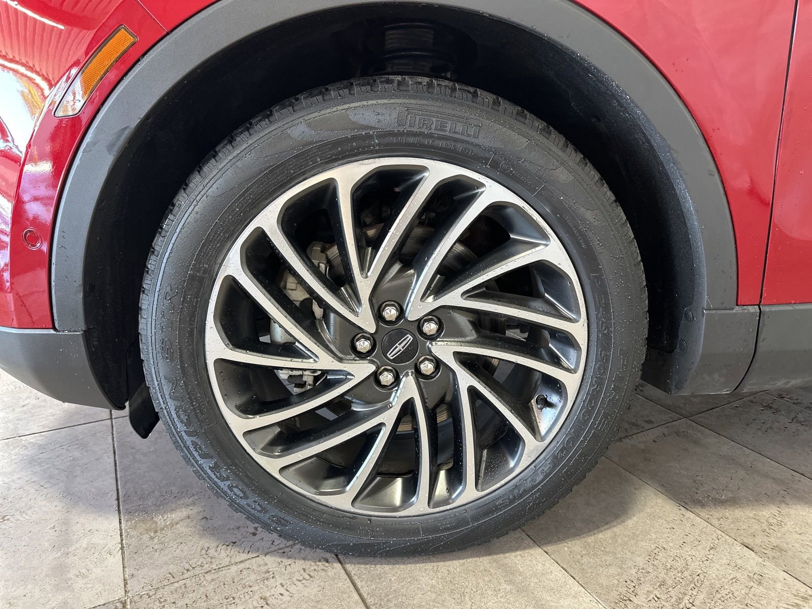 Used 2020 Lincoln Nautilus Reserve image 10