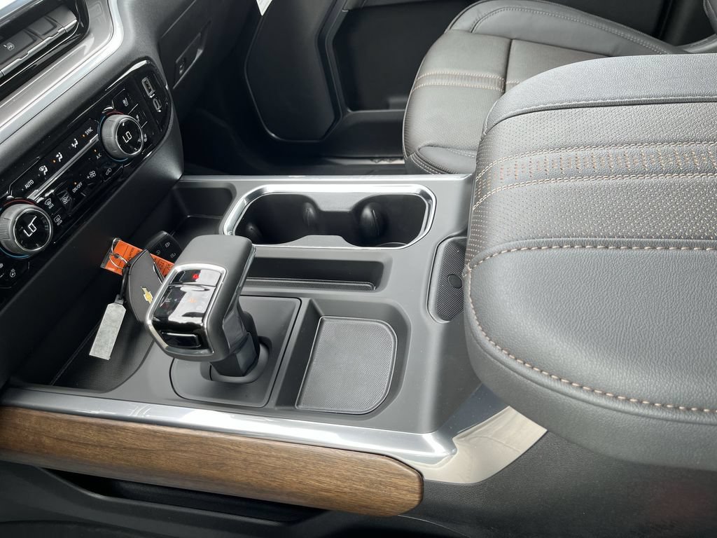 New 2026 Chevrolet Silverado 1500 High Country w/ High Country Premium Package AWD/4WD image 21