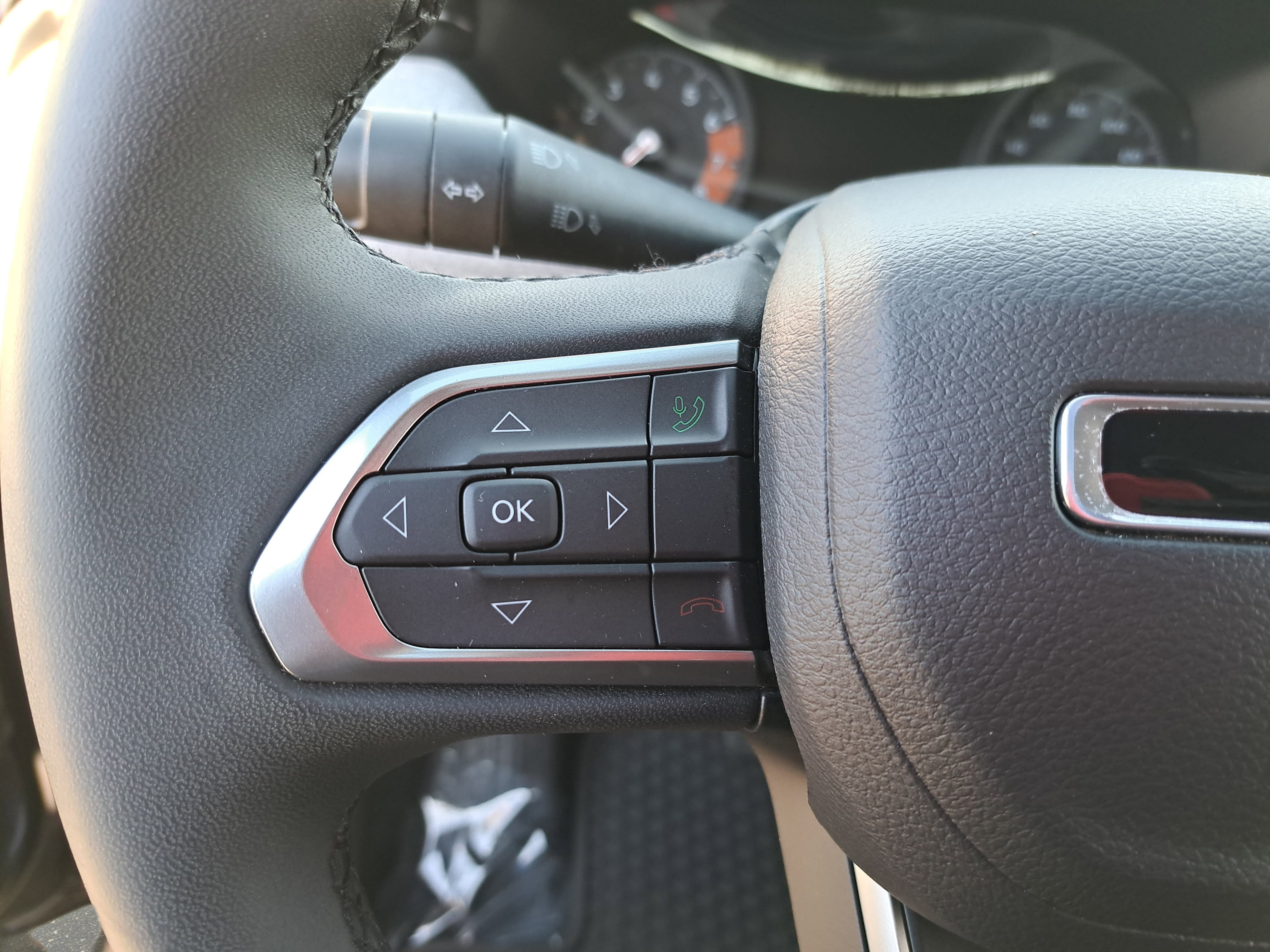 Used 2024 Jeep Compass Latitude image 18