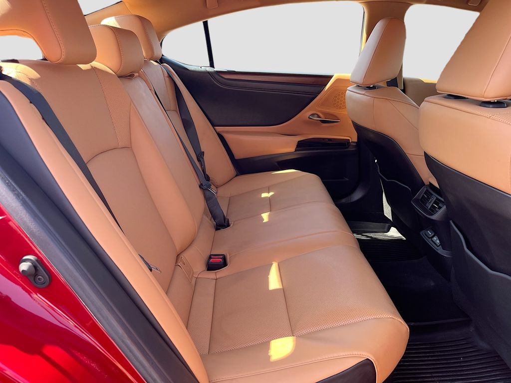 Used 2025 Lexus ES 300h w/ Premium Package FWD image 27