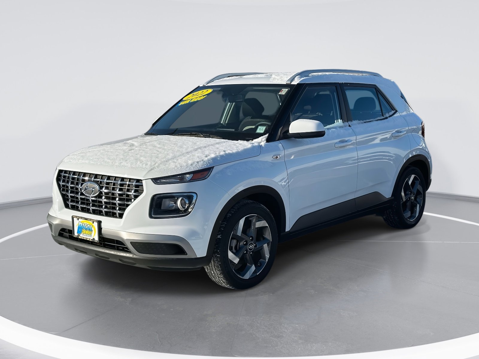 Used 2022 Hyundai Venue SEL w/ Cargo Package image 3