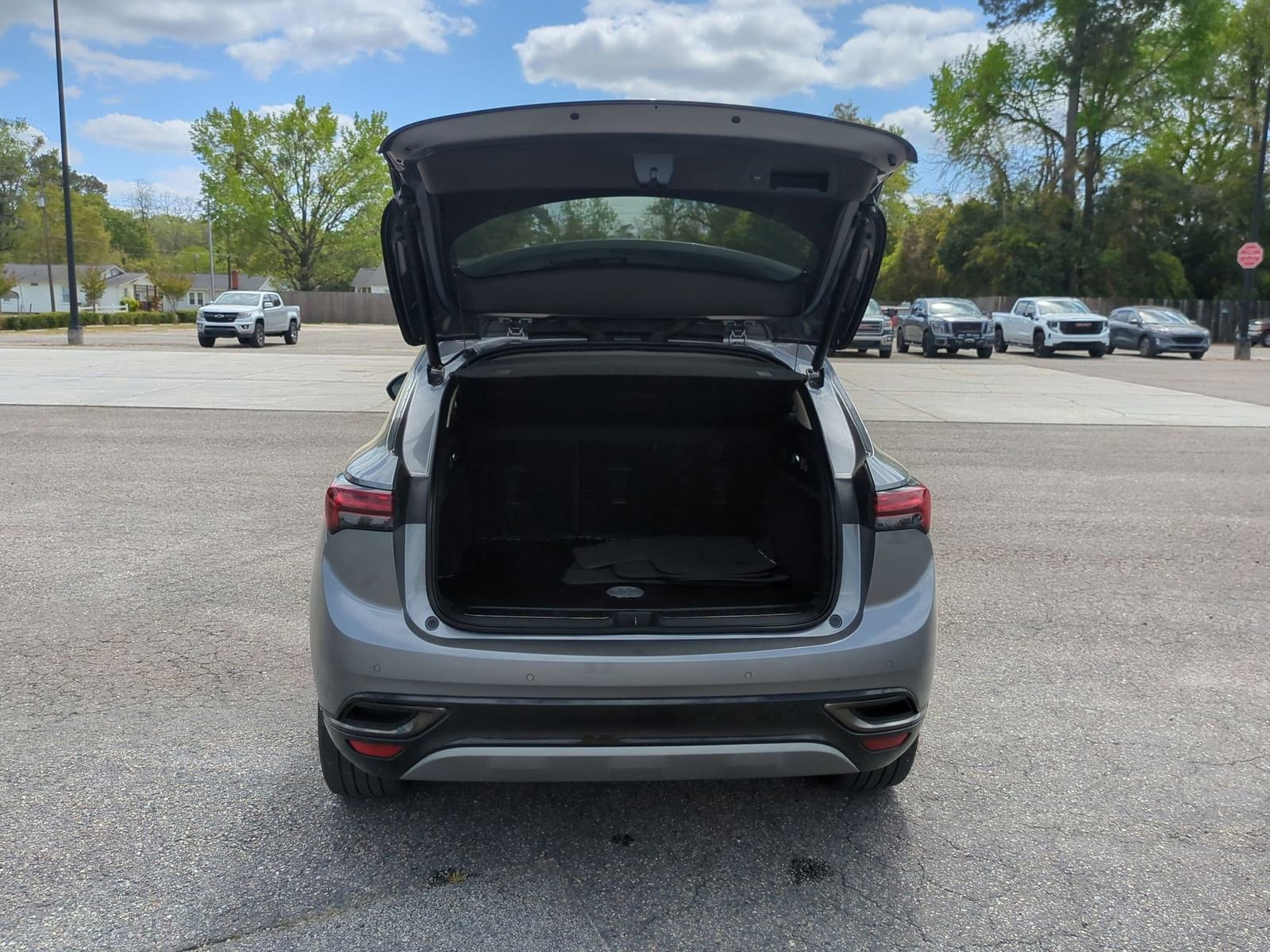 Certified 2021 Buick Envision Essence w/ Sport Touring Package image 25