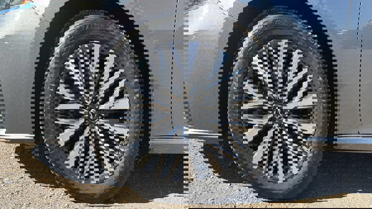 Used 2024 Nissan Altima 2.5 SV image 24