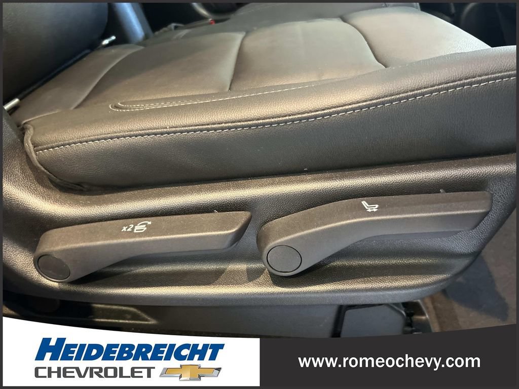 Used 2022 Chevrolet Tahoe LT w/ LT Signature Plus Package AWD/4WD image 37