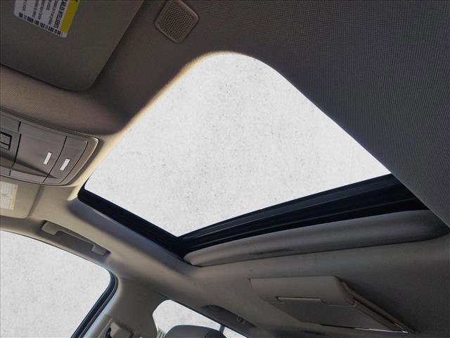 Used 2020 GMC Yukon XL SLT w/ Premium Edition image 14