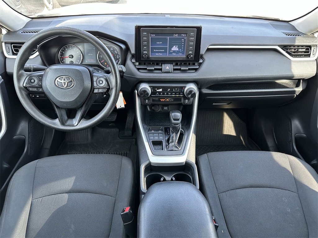 Used 2019 Toyota RAV4 LE image 11