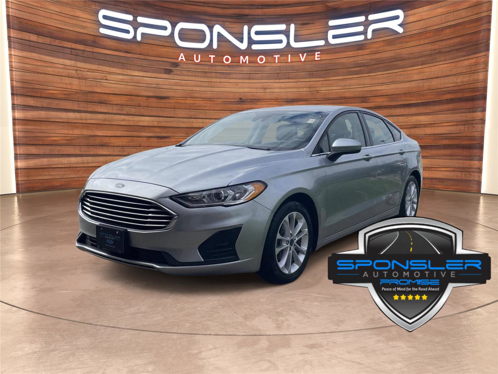 Used 2020 Ford Fusion SE image 1