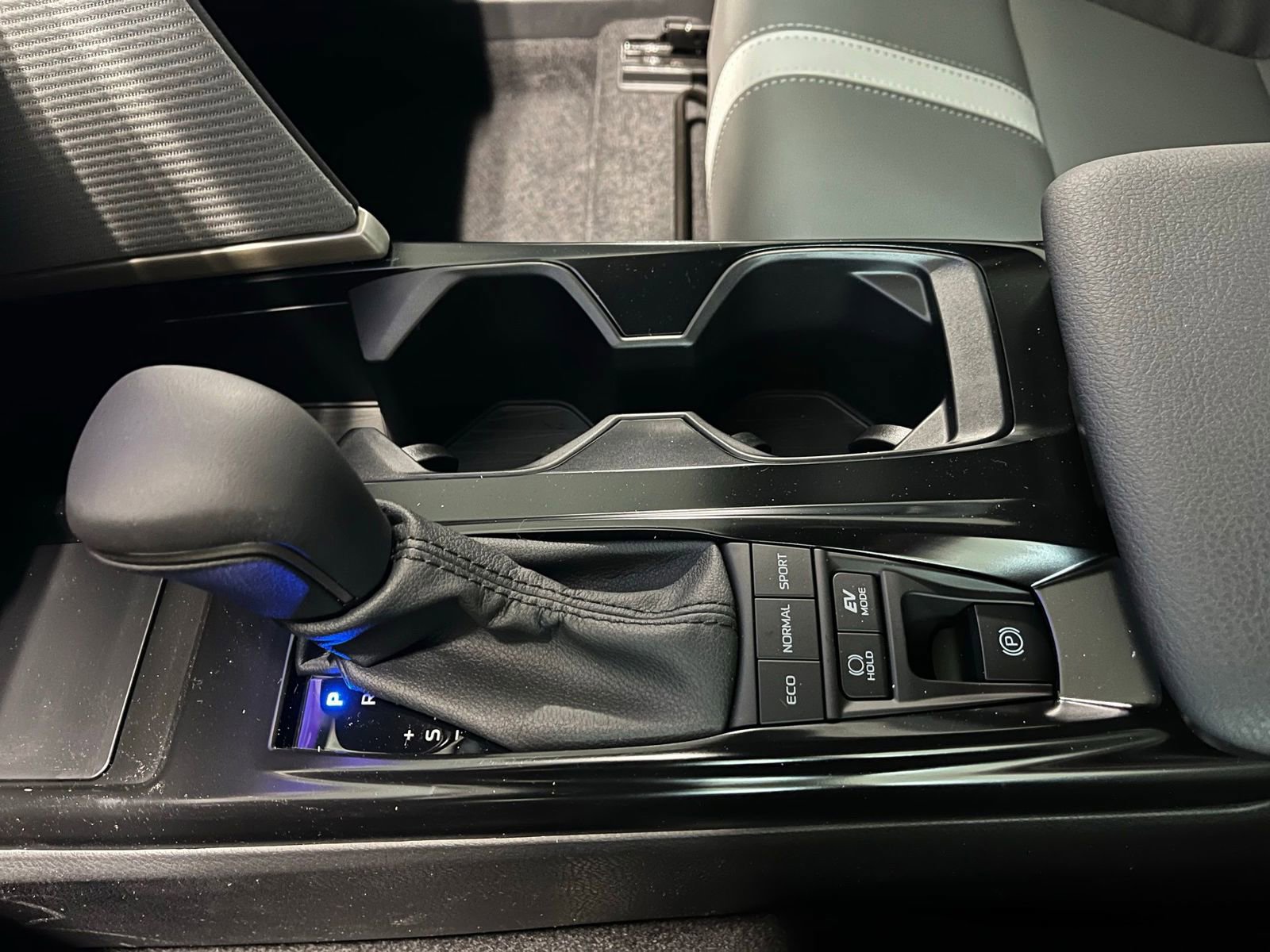 New 2026 Toyota Camry SE FWD image 25