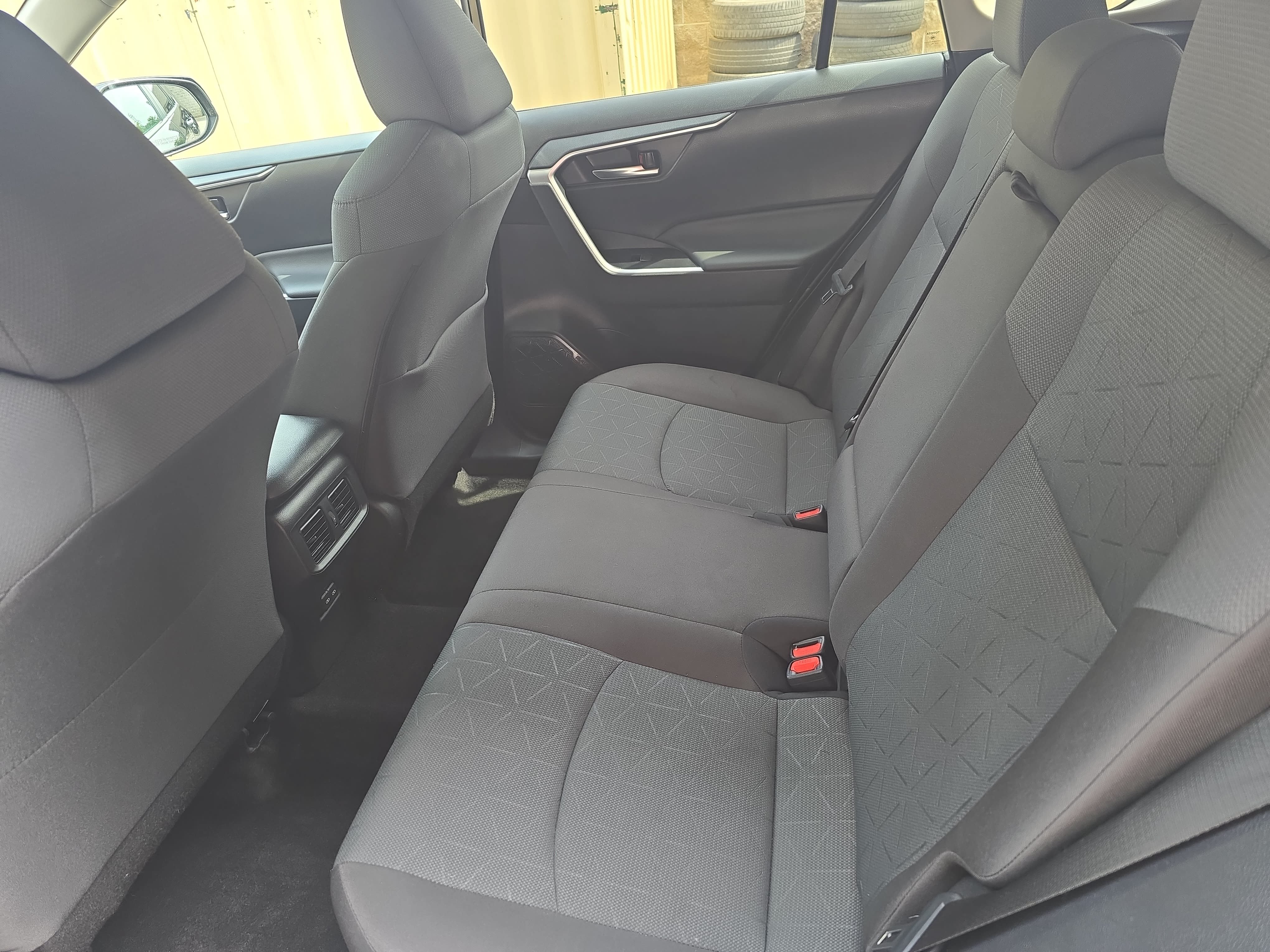 Used 2025 Toyota RAV4 XLE w/ Convenience Package FWD image 14