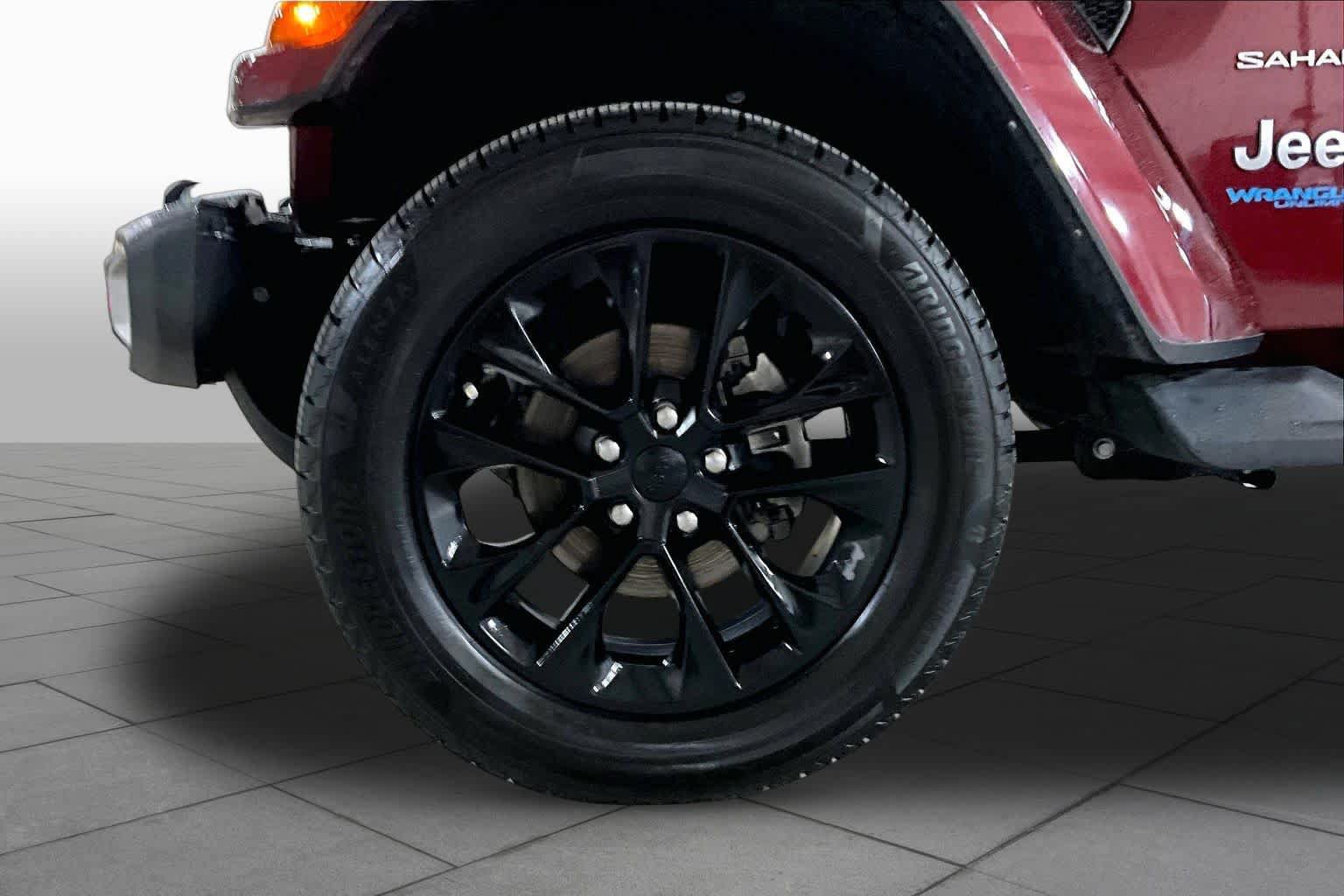 Used 2021 Jeep Wrangler Unlimited Sahara w/ Safety Group AWD/4WD image 11