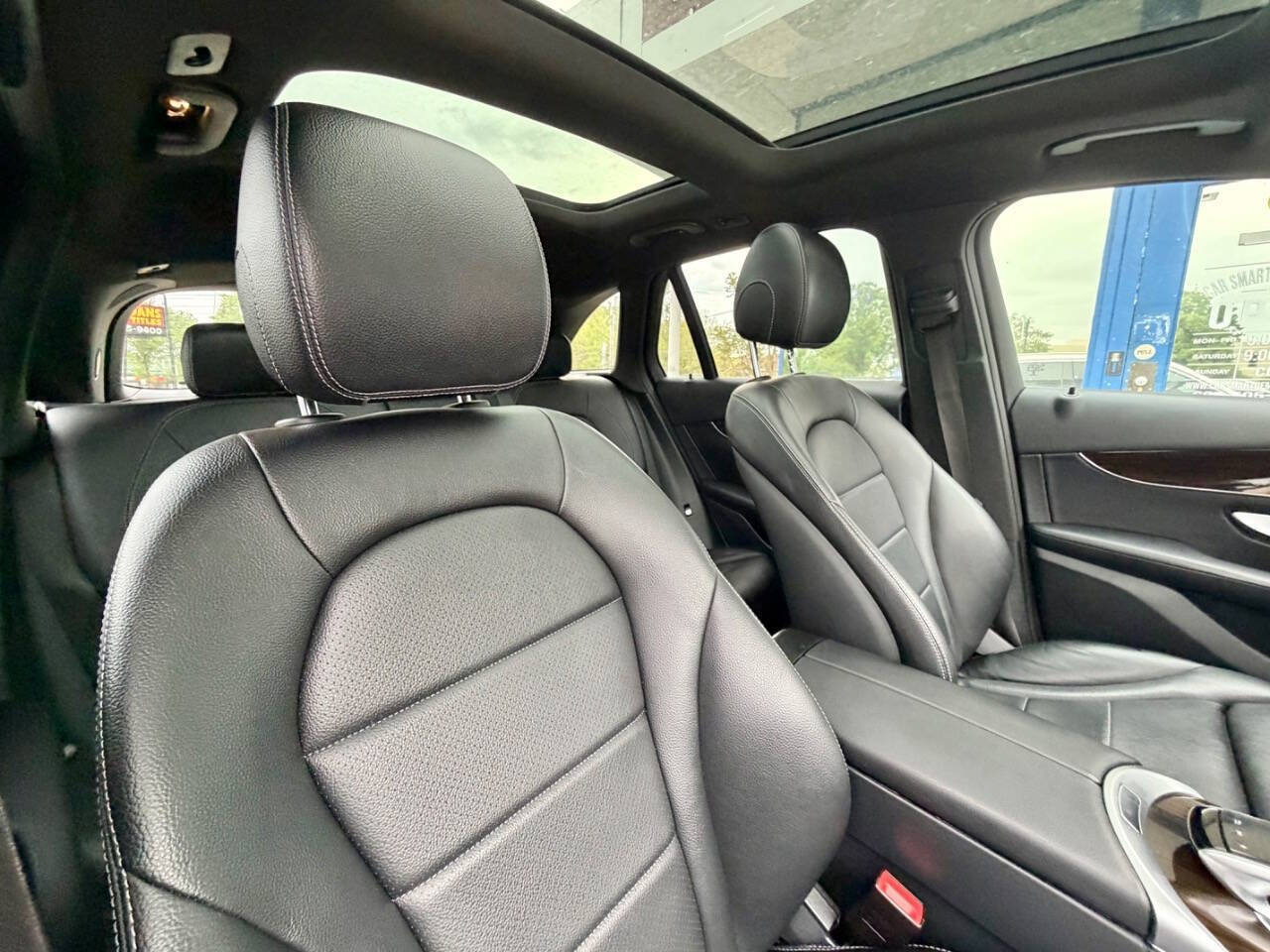 Used 2017 Mercedes-Benz GLC 300 4MATIC image 26