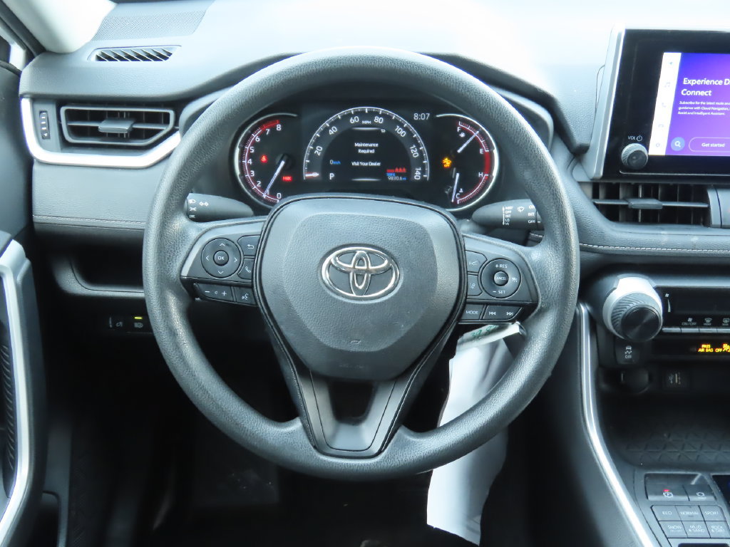 Used 2023 Toyota RAV4 LE AWD/4WD image 6