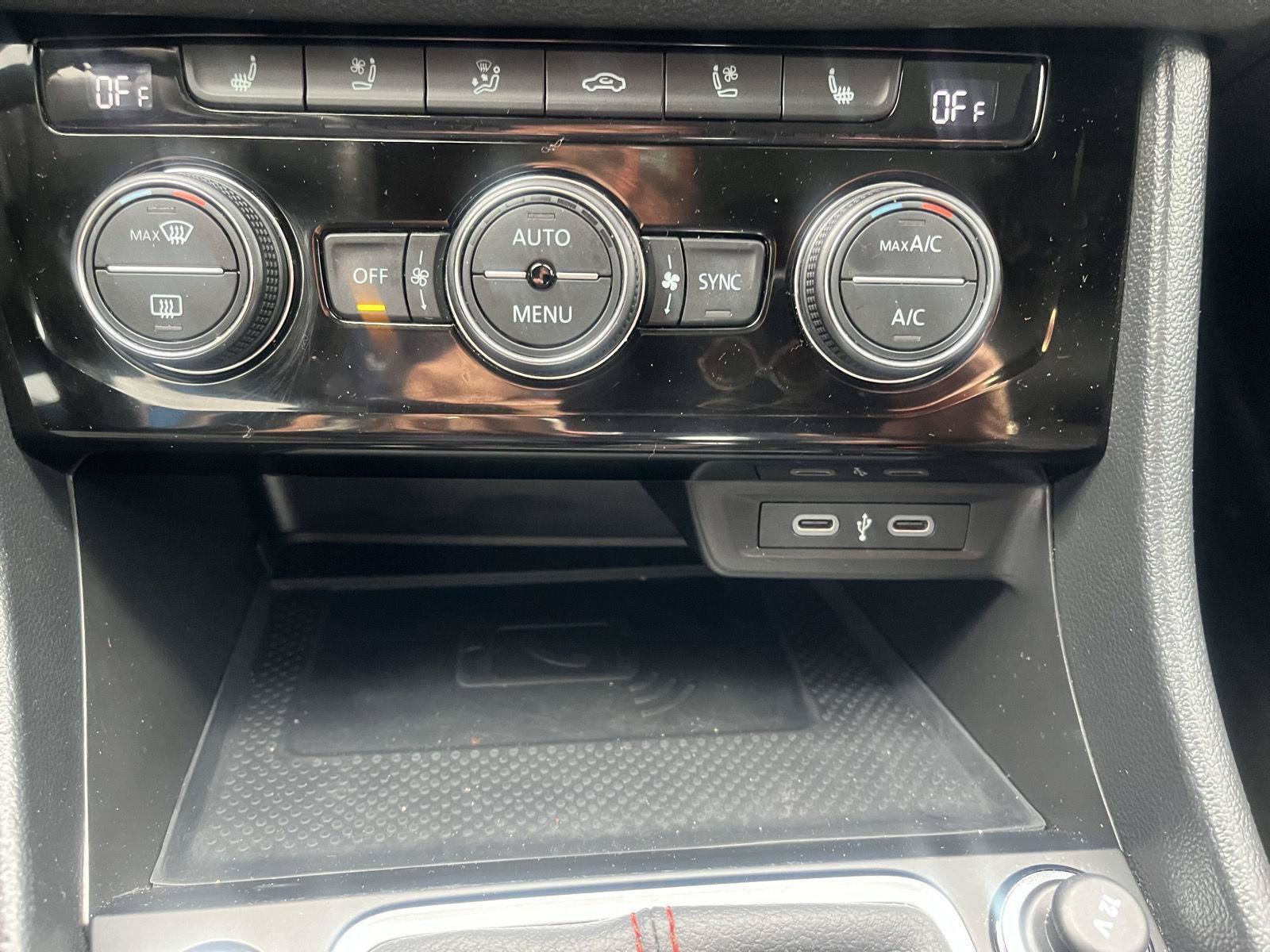 Used 2024 Volkswagen Jetta GLI Autobahn FWD image 31