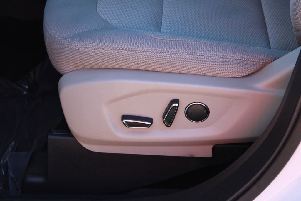 Used 2018 Ford Explorer XLT image 16