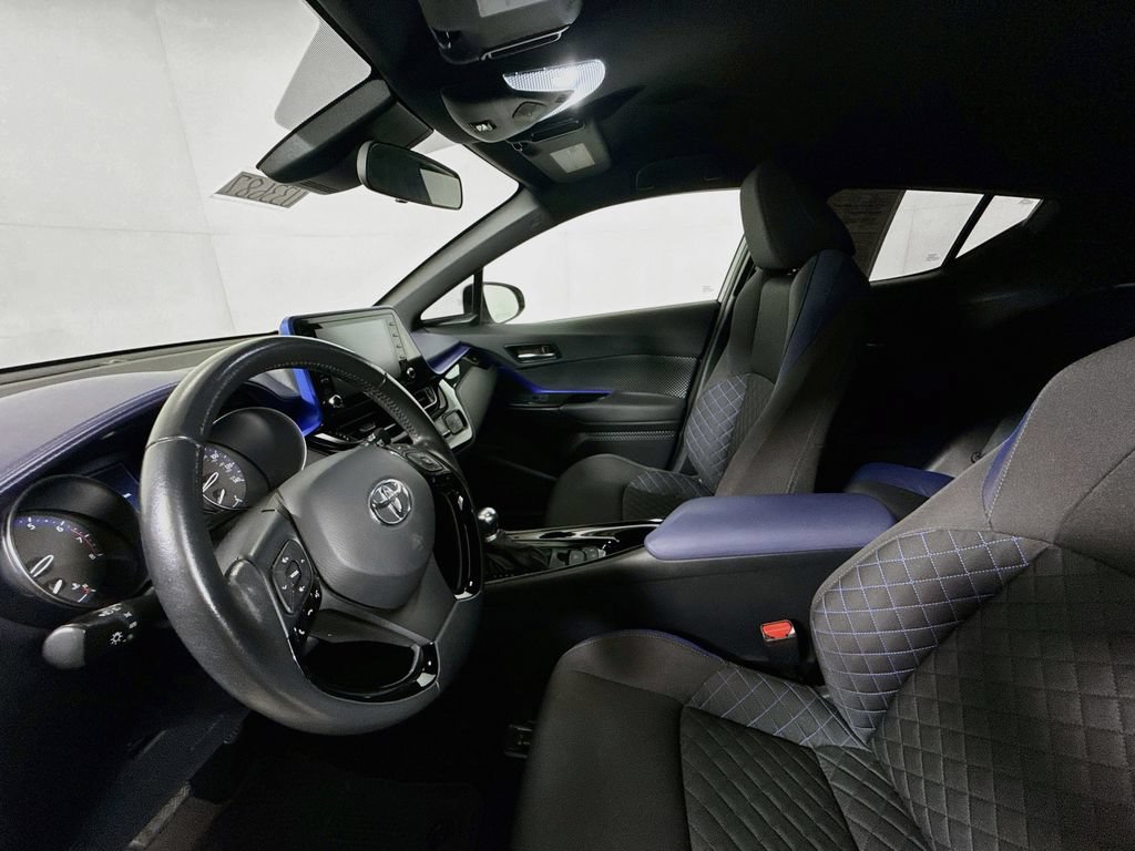 Used 2021 Toyota C-HR XLE FWD image 21