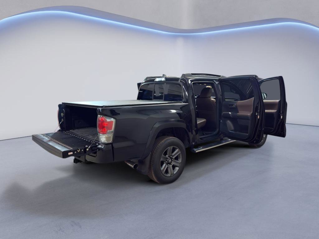 Used 2016 Toyota Tacoma Limited w/ Towing Package image 13