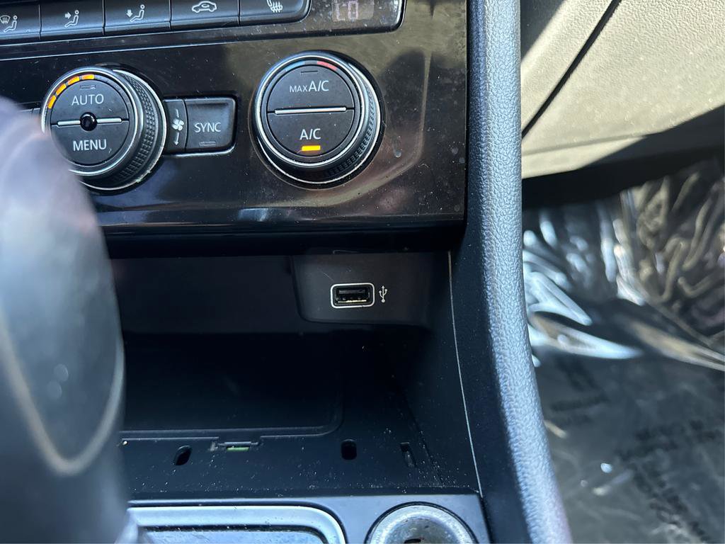 Used 2019 Volkswagen Jetta SEL FWD image 33