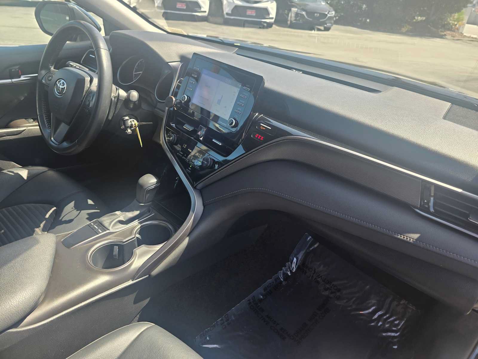 Used 2023 Toyota Camry SE FWD image 11