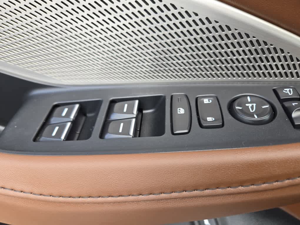 Used 2024 Acura MDX SH-AWD w/ Technology Package image 21