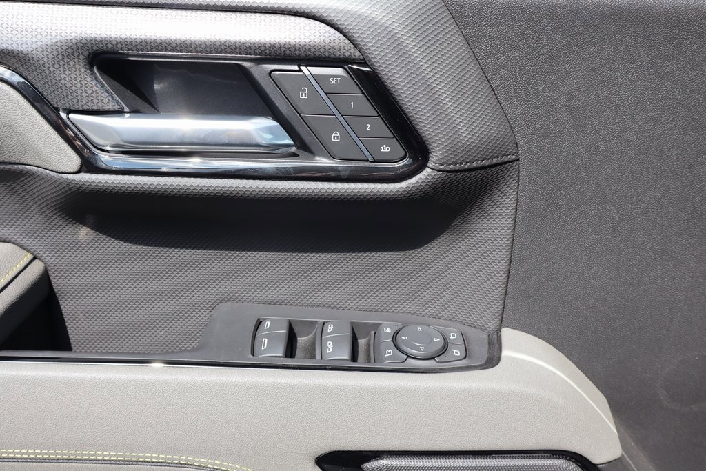 New 2025 Chevrolet Silverado 1500 ZR2 w/ Technology Package image 17