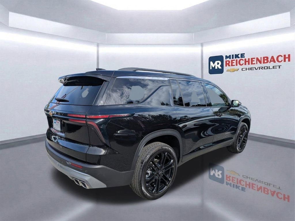Used 2025 Chevrolet Traverse LT w/ Driver Confidence Package FWD image 4