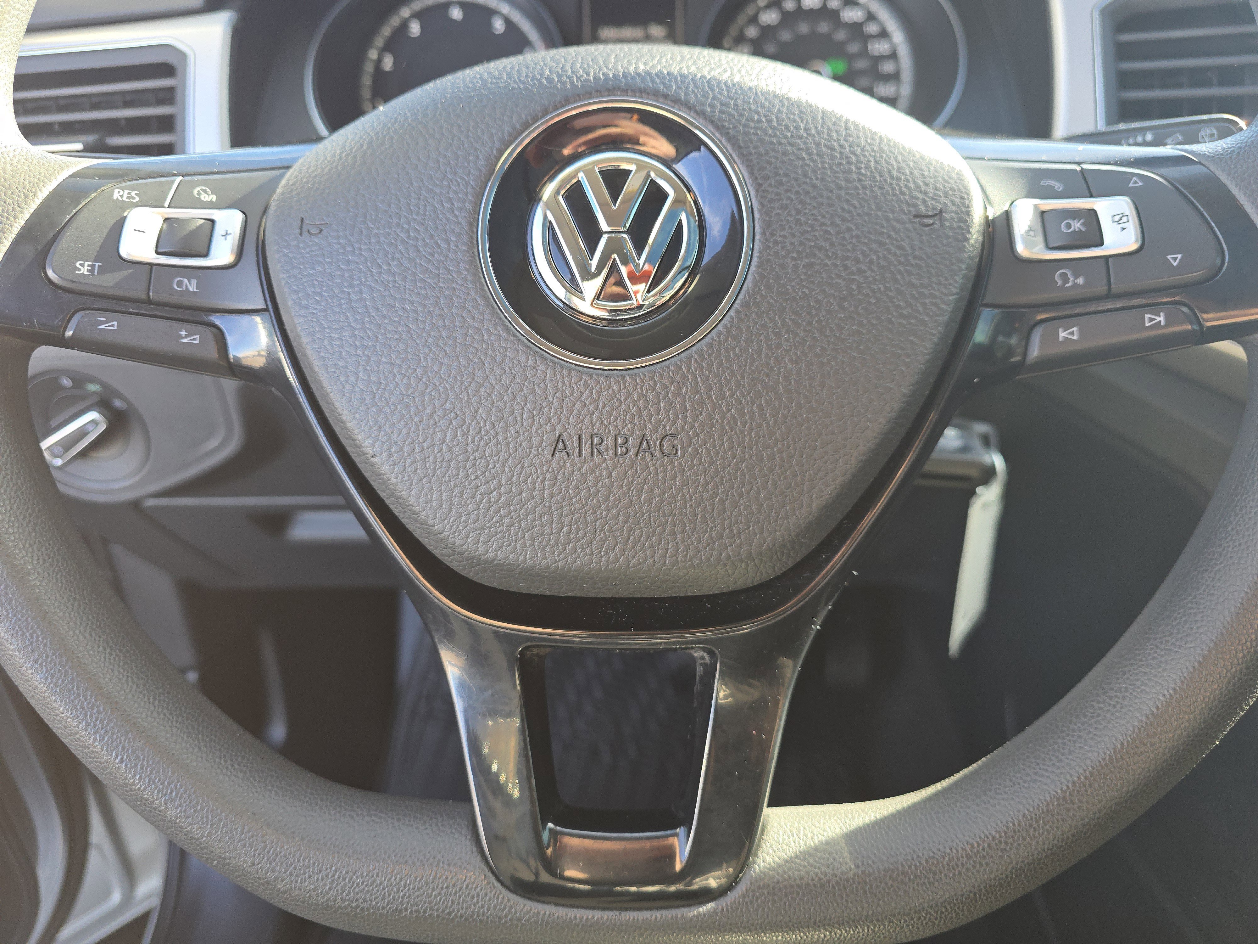 Used 2018 Volkswagen Atlas Launch Edition image 18