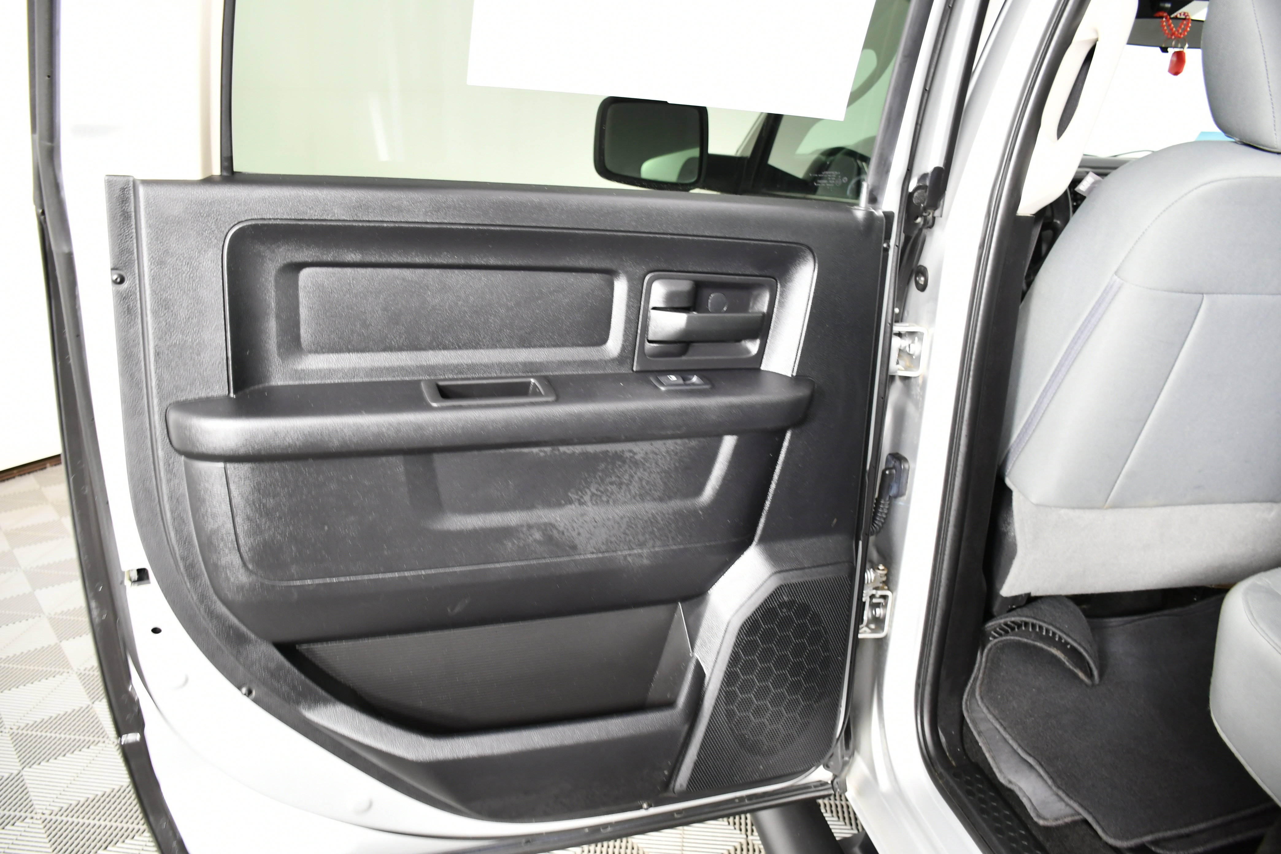 Used 2017 RAM 1500 Express w/ Express Value Package image 47