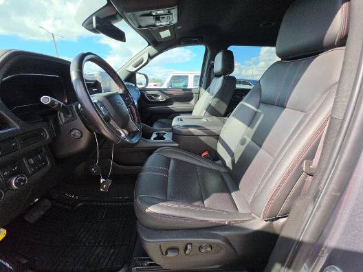 Used 2022 Chevrolet Suburban RST w/ Luxury Package RWD image 4