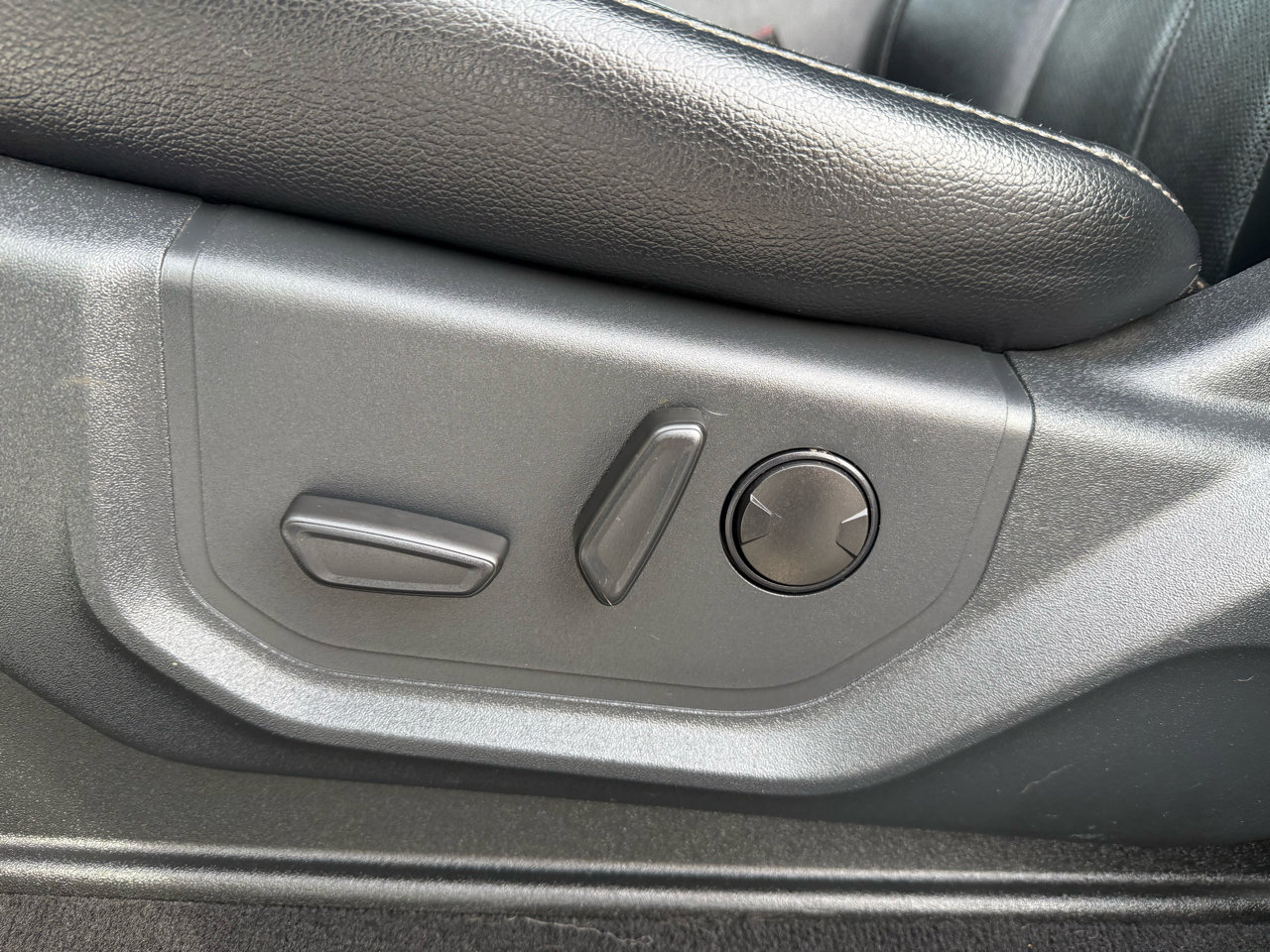 Used 2022 Ford F250 Lariat w/ Lariat Value Package image 13