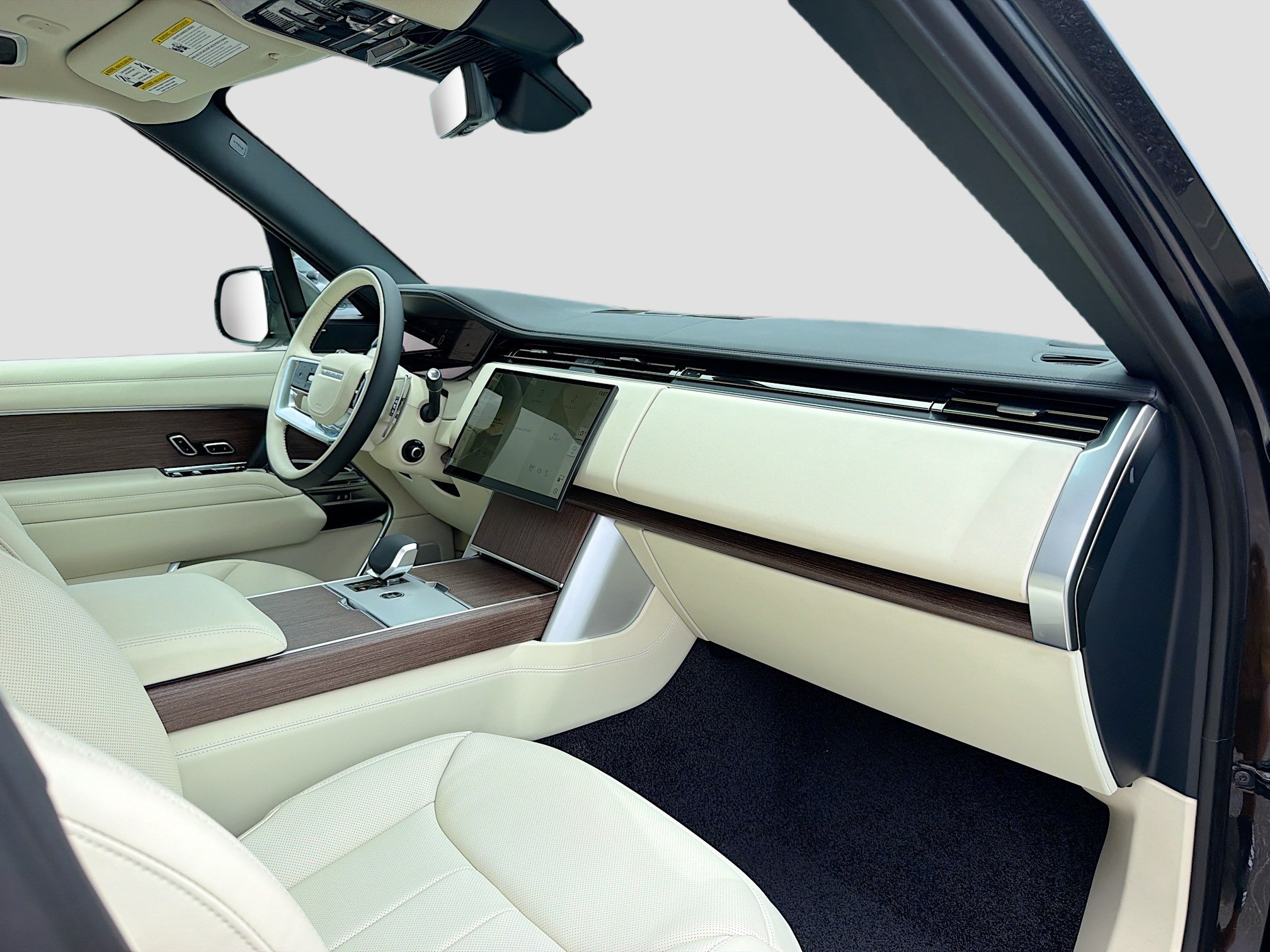 New 2026 Land Rover Range Rover Long Wheelbase SE AWD/4WD image 15