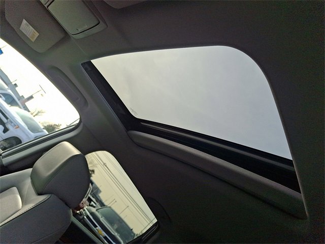 Used 2018 Honda CR-V Touring image 14