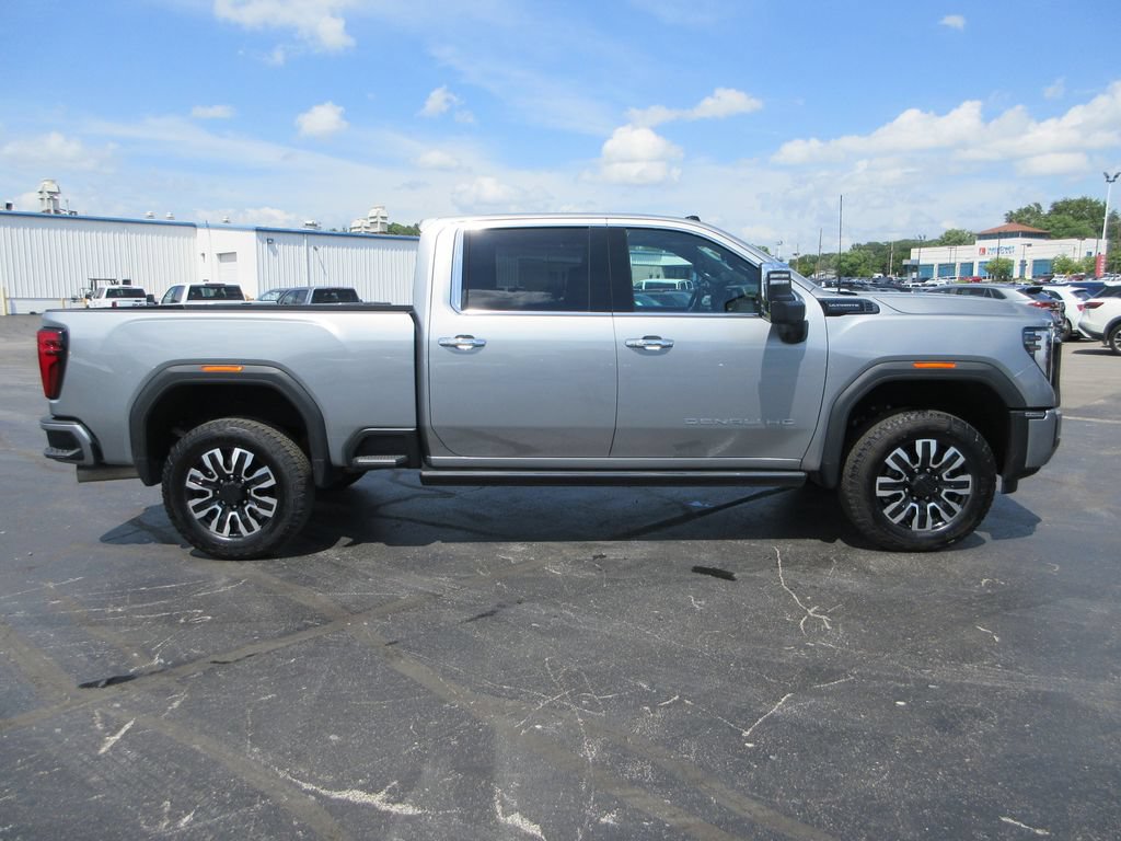 Certified 2026 GMC Sierra 3500 Denali Ultimate AWD/4WD image 5