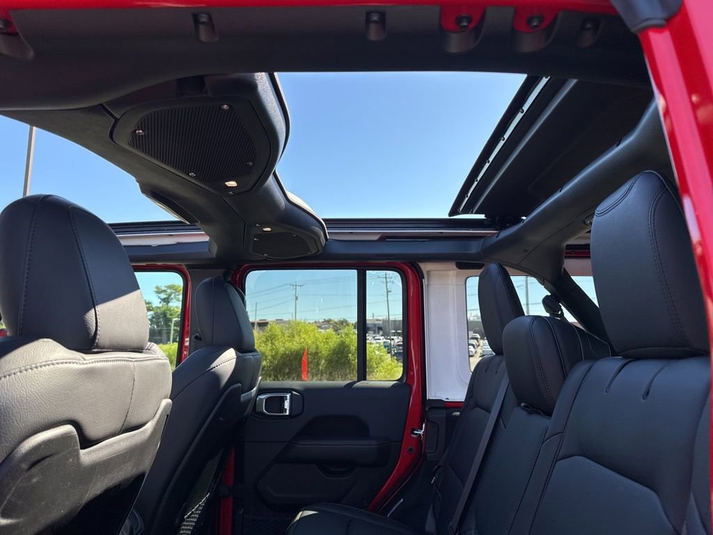 New 2026 Jeep Wrangler Unlimited Sahara AWD/4WD image 35