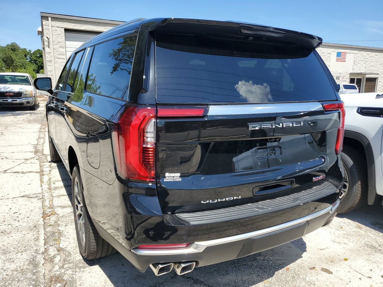 New 2026 GMC Yukon XL Denali w/ Denali Reserve Package AWD/4WD image 4