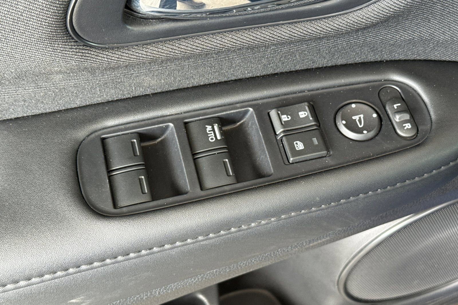 Used 2022 Honda HR-V Sport image 11